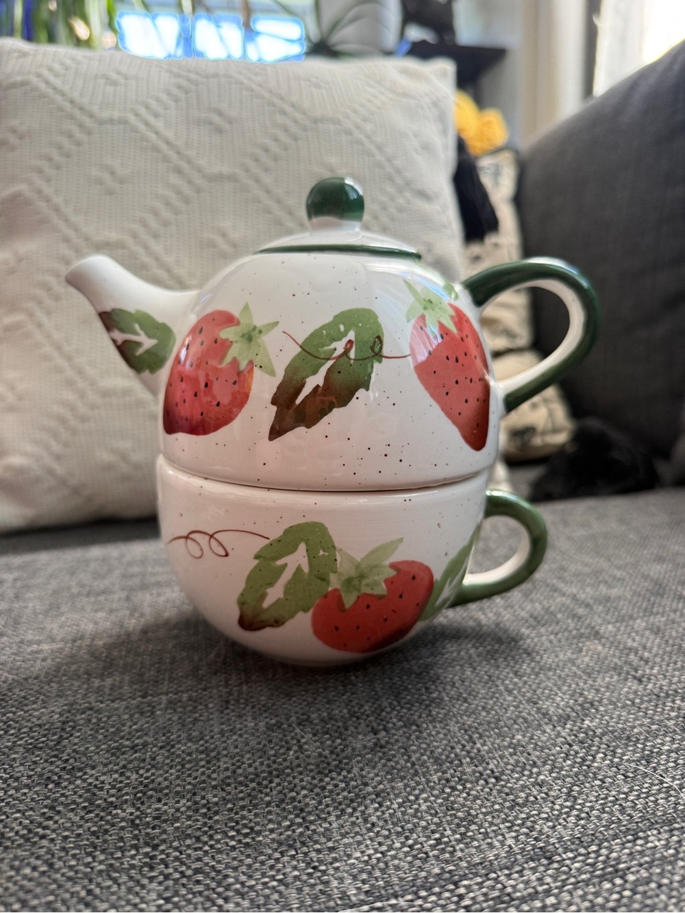 Strawberry Ceramic Teapot and Cup Set - White and Green
